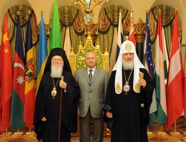 Το Φανάρι χαρακτηρίζει το ορθόδοξο σχίσμα «μονομερές» και συνεχίζει να μνημονεύει τον Πατριάρχη Μόσχας